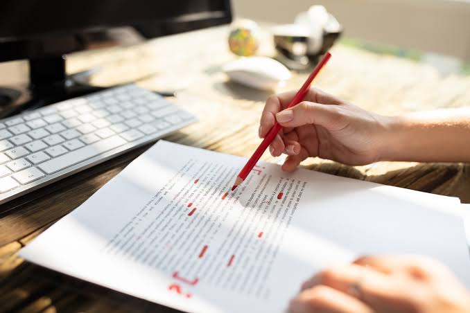 Contract Drafting & Review editorial imagery